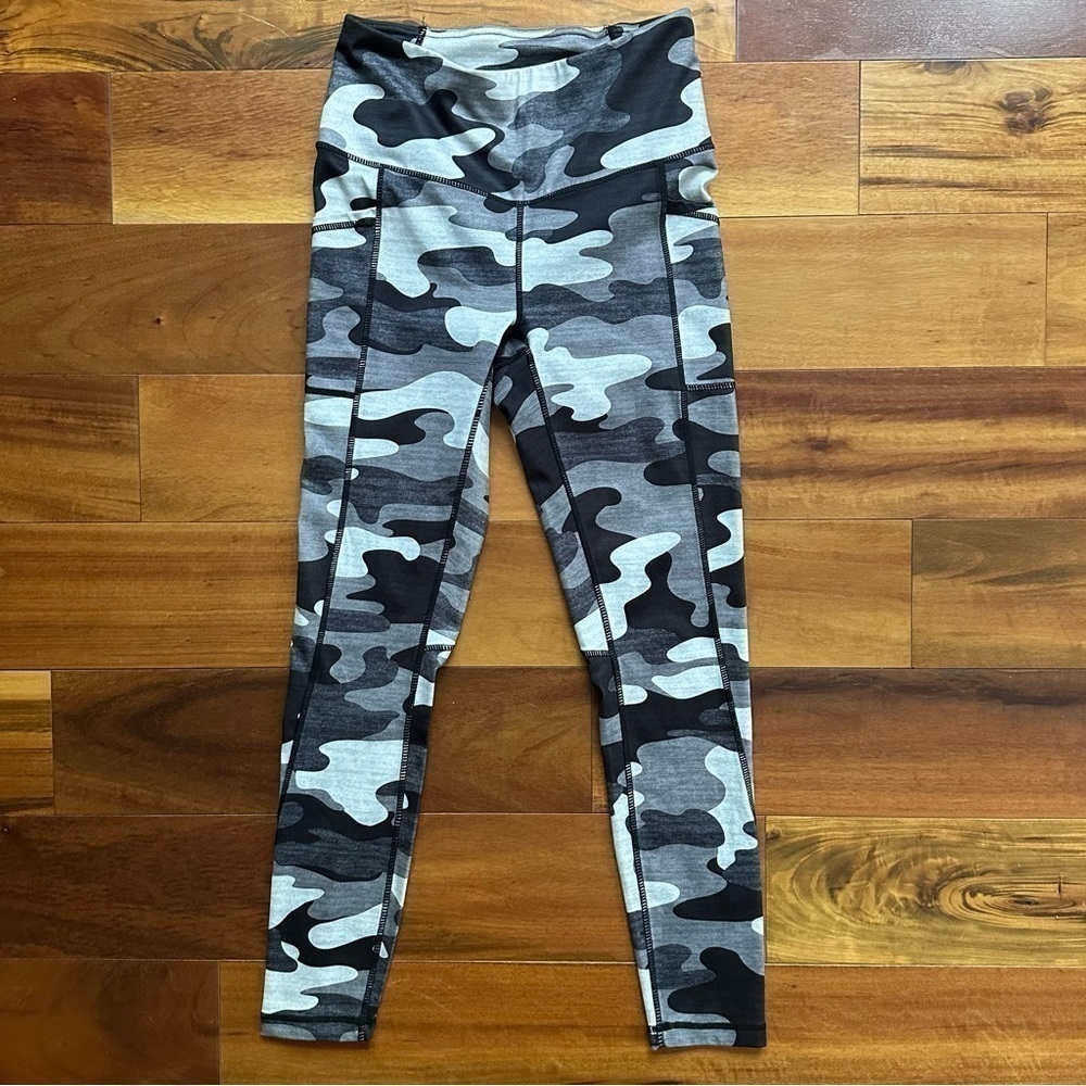 Reebok Camo Cropped Leggings - Picture 2 of 9